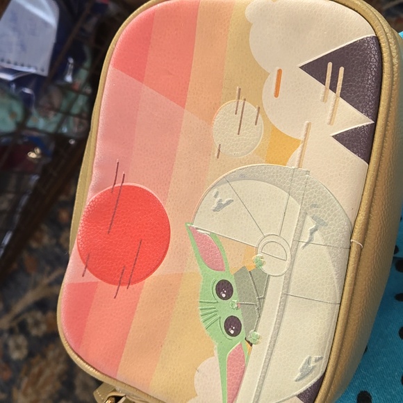DANIELLE NICOLE STAR WARS BABY YODA MANDALORIAN CROSSBODY.   #6665 - Picture 9 of 9